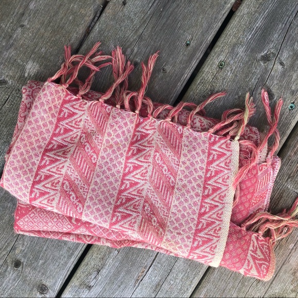 Lovely Scarf/Wrap - Picture 3 of 4